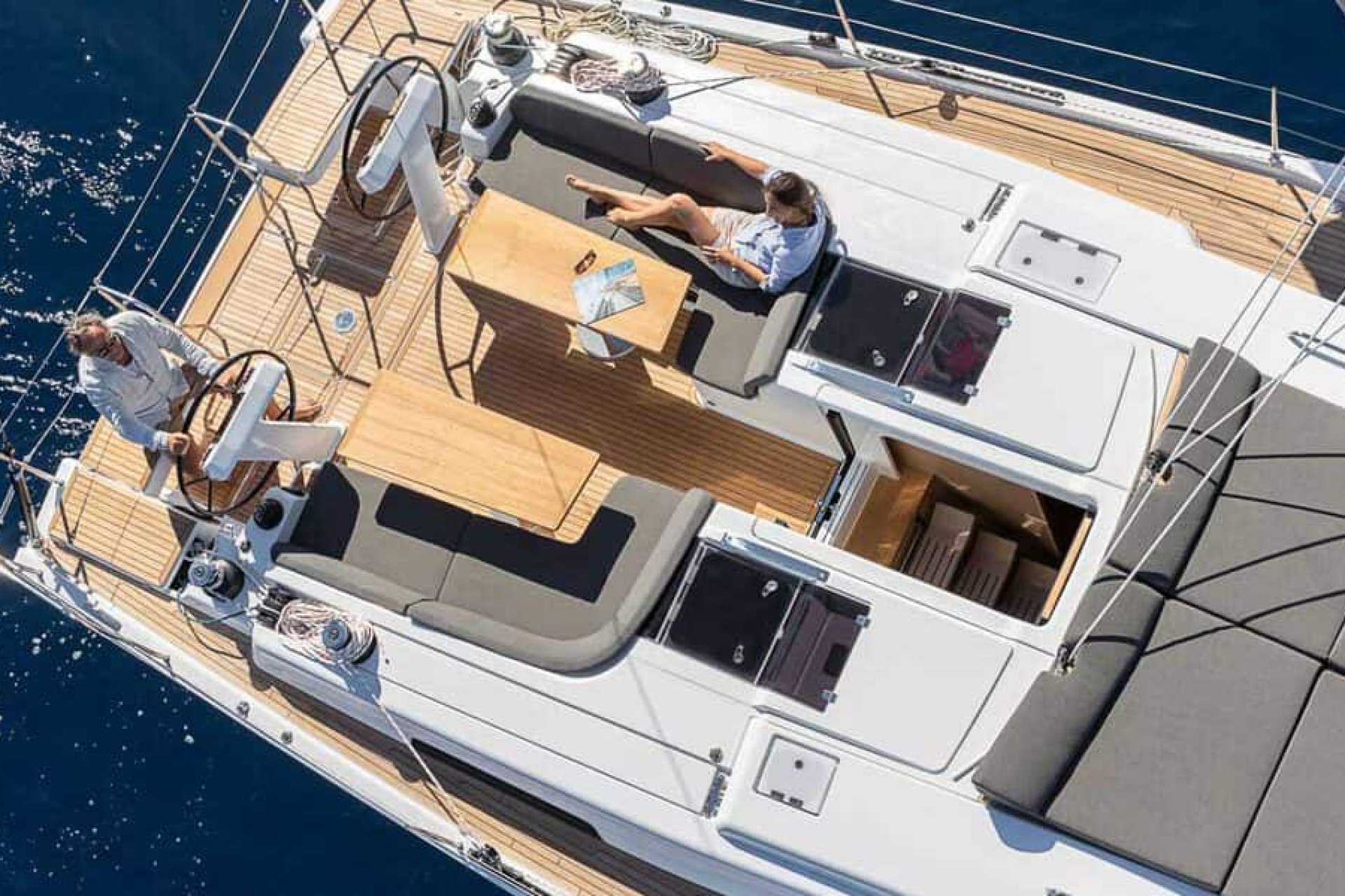 Rental Guide - Advantages and Disadvantages of Yacht Charter with and without a Captain