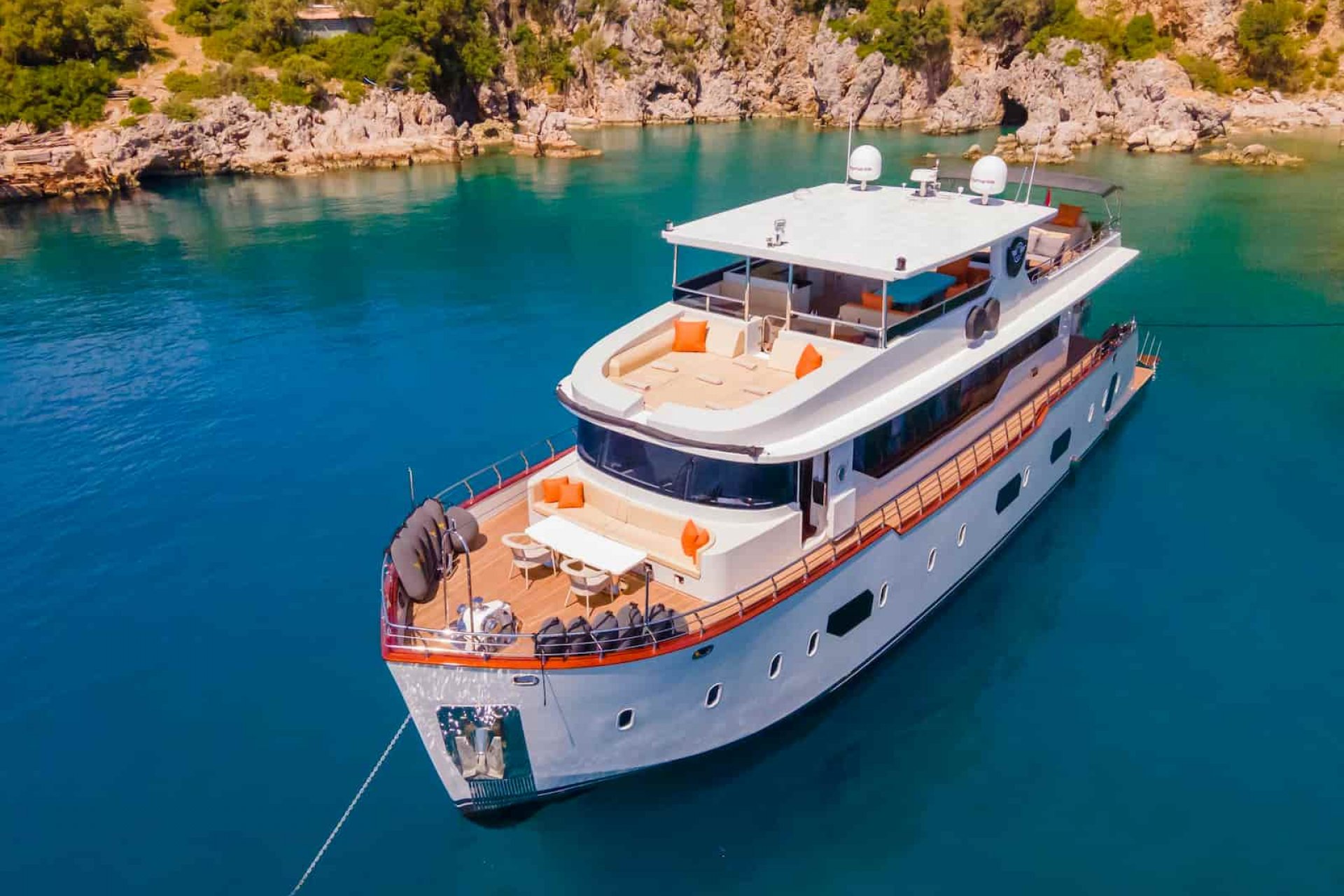 Rental Guide - What is a Trawler Boat? How to Rent a Trawler?