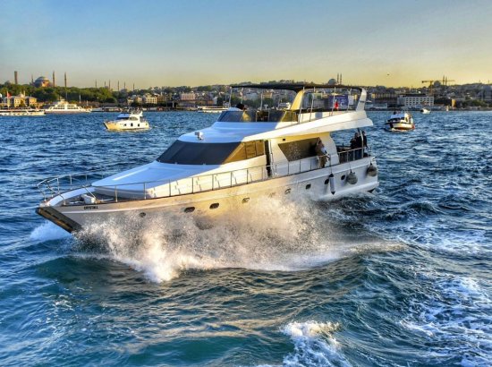 Cristal Motoryat - İstanbul Boğazı